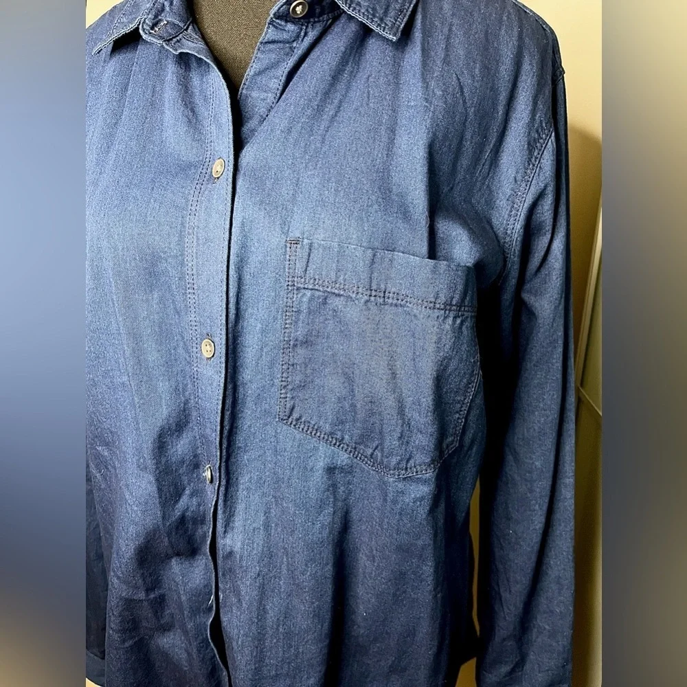 👖Old Navy Classic Denim Style Shirt, dark navy, metal button down, cuffs 💙 - Picture 5 of 9